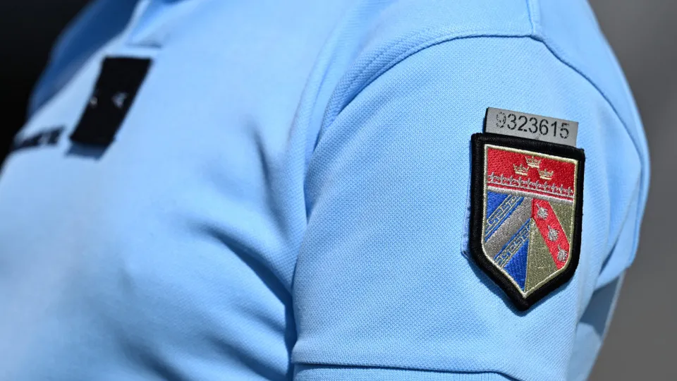 Polícia encontra 4 corpos no rio Sena e prende suposto serial killer homofóbico