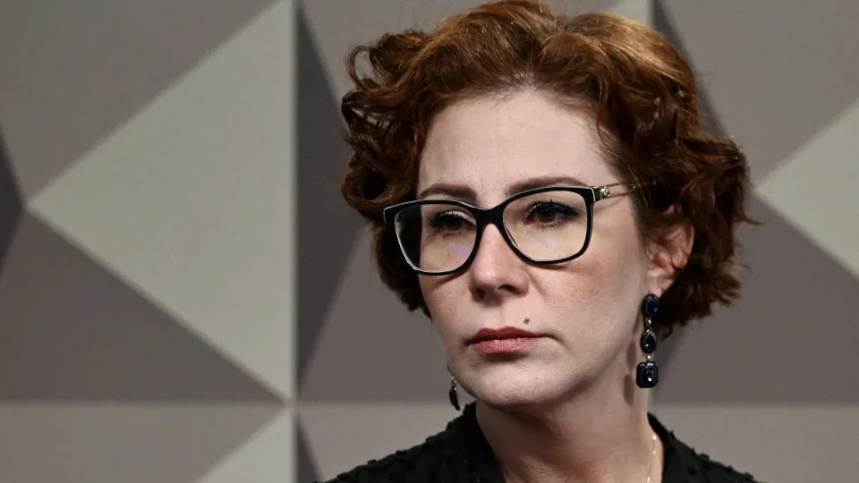 Carla Zambelli passará por nova audiência de processo de extradição