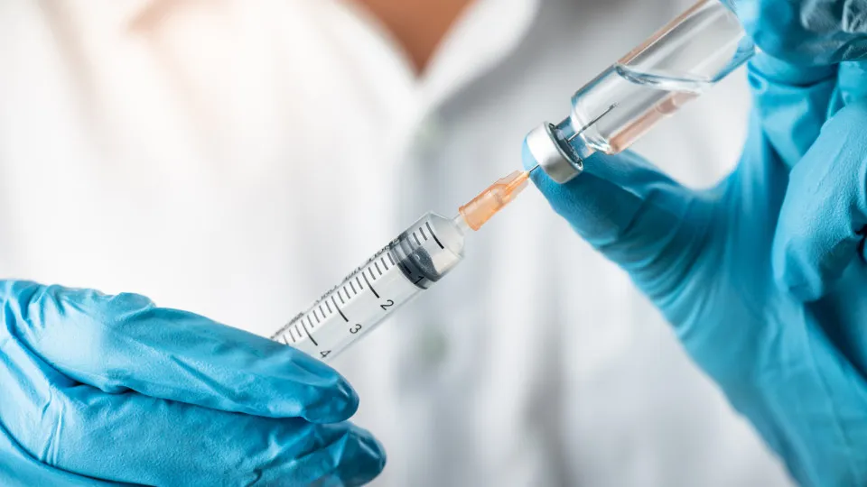Vacina do HPV avança no público-alvo, mas precisa resgatar mais velhos