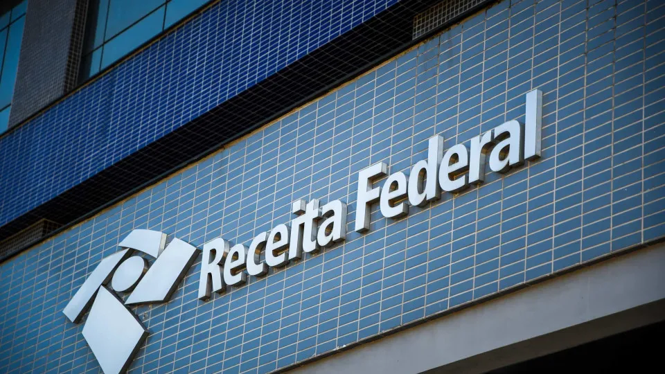 Receita publica norma que obriga fintechs a informarem movimentações suspeitas de clientes