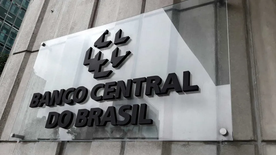 Setor público tem déficit primário de R$ 66,566 bilhões em julho, revela BC