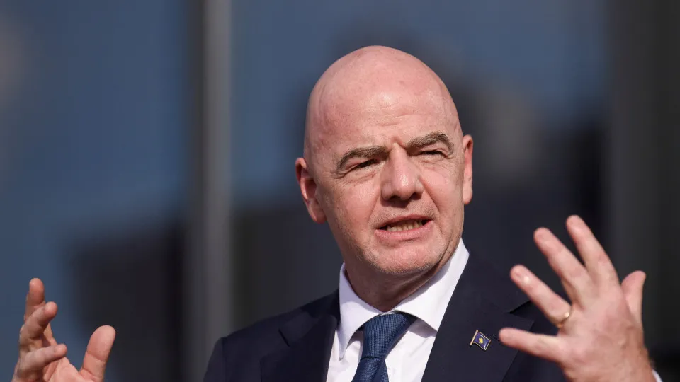 Presidente da Fifa diz que estrangeiros 'serão bem-vindos' nos EUA na Copa