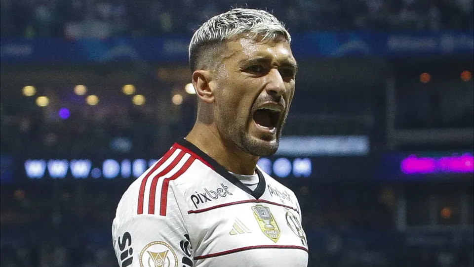 Goleiro faz de pênalti, Grêmio arranca empate e frustra festa do Flamengo