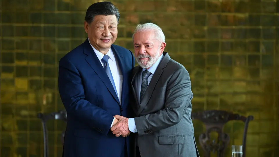 Xi propõe nova governança global em cúpula com Putin e Modi