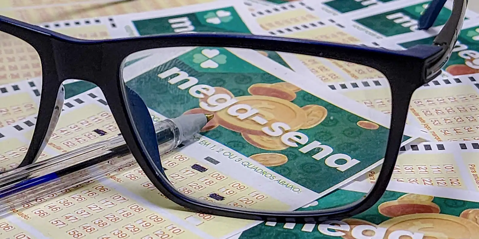 Mega-Sena acumulada sorteia prêmio estimado em  R$ 105 milhões