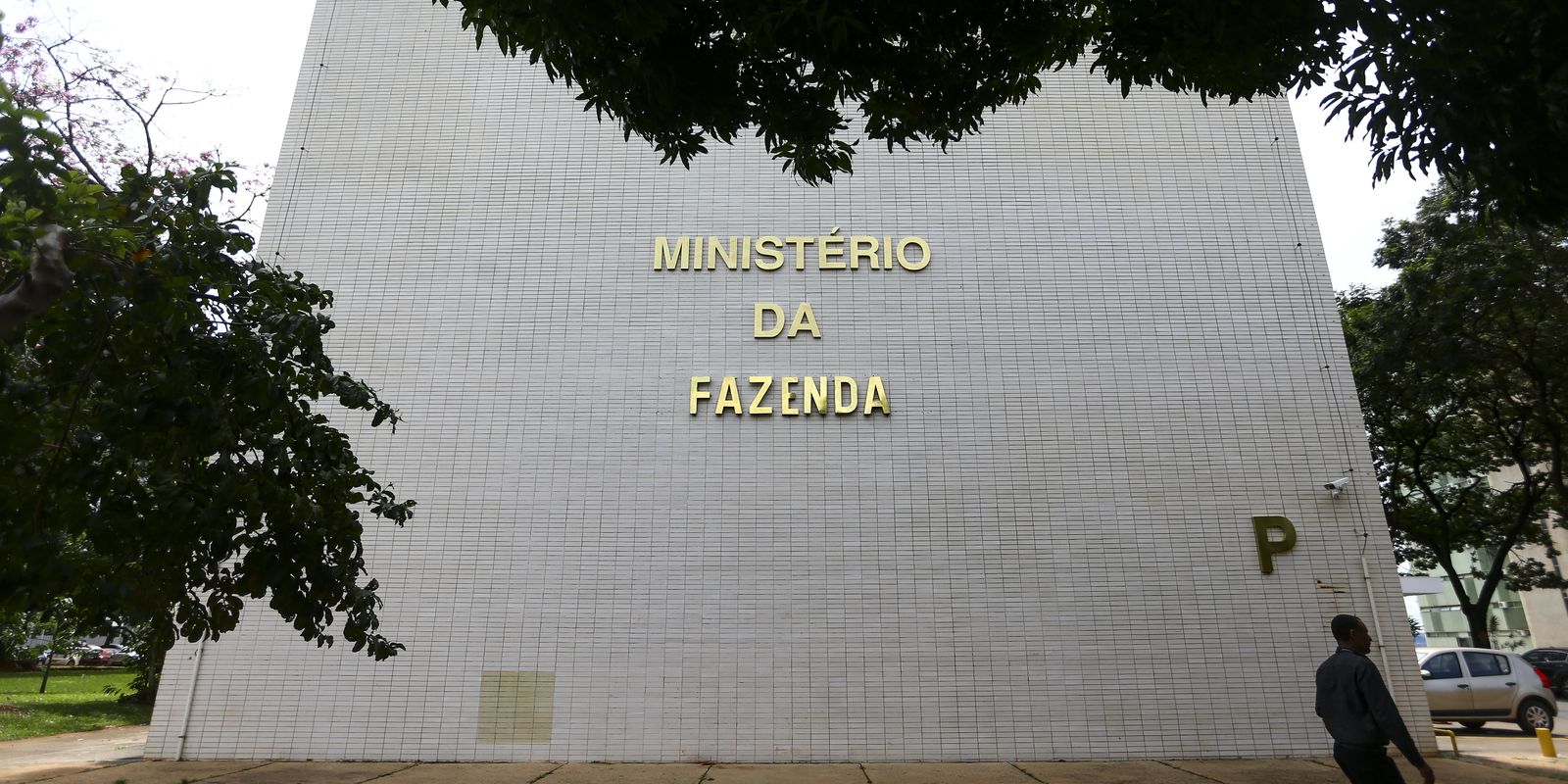 Saída de Haddad do governo depende de reunião entre Lula e Trump
