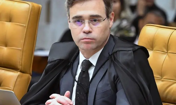 Mendonça suspende multas de norma sobre saúde mental no trabalho